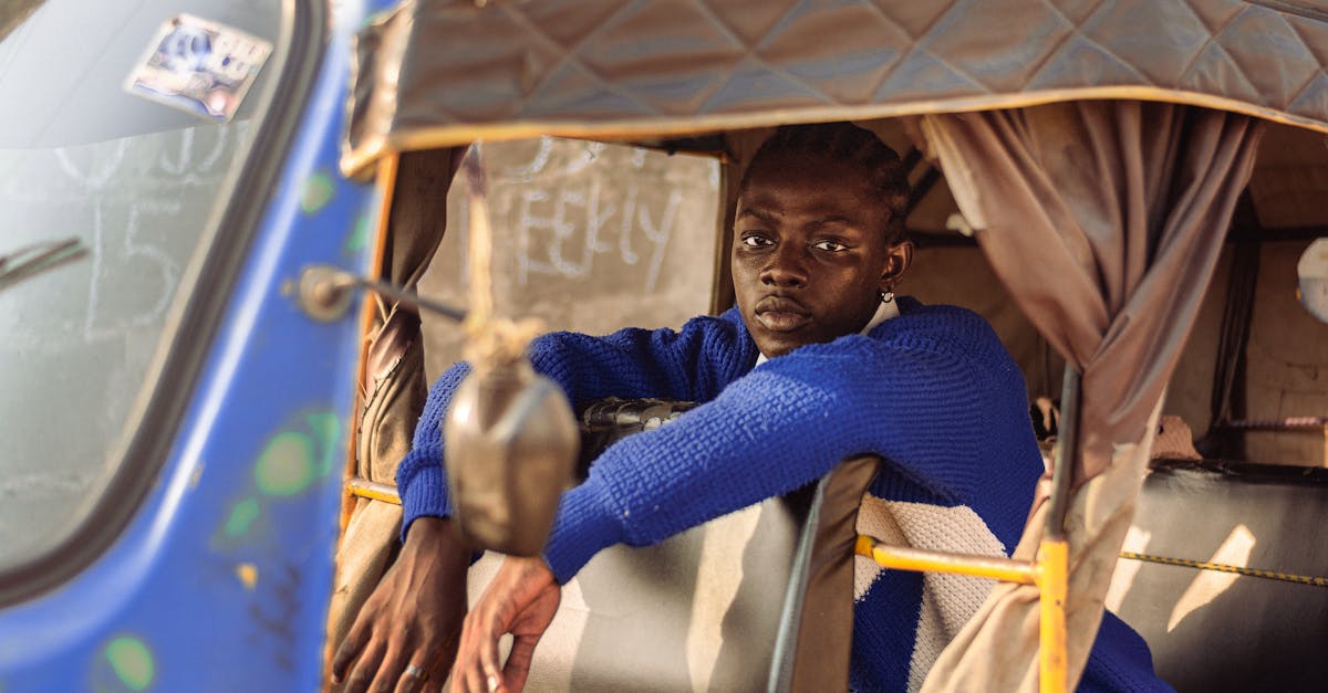 découvrez l'art africain, un univers riche en traditions, couleurs et symboles. parcourez l'histoire, les styles et les influences des œuvres d'art africaines à travers les époques.